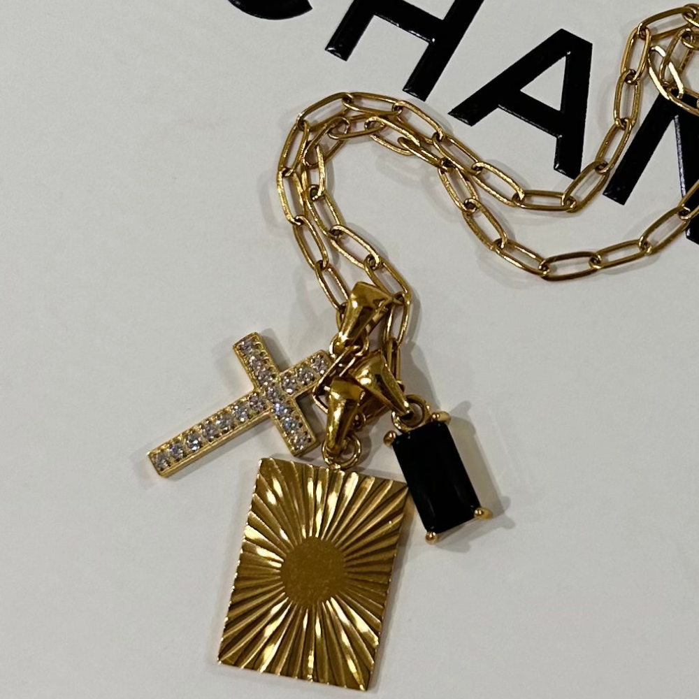 Sofia Pendant Necklace