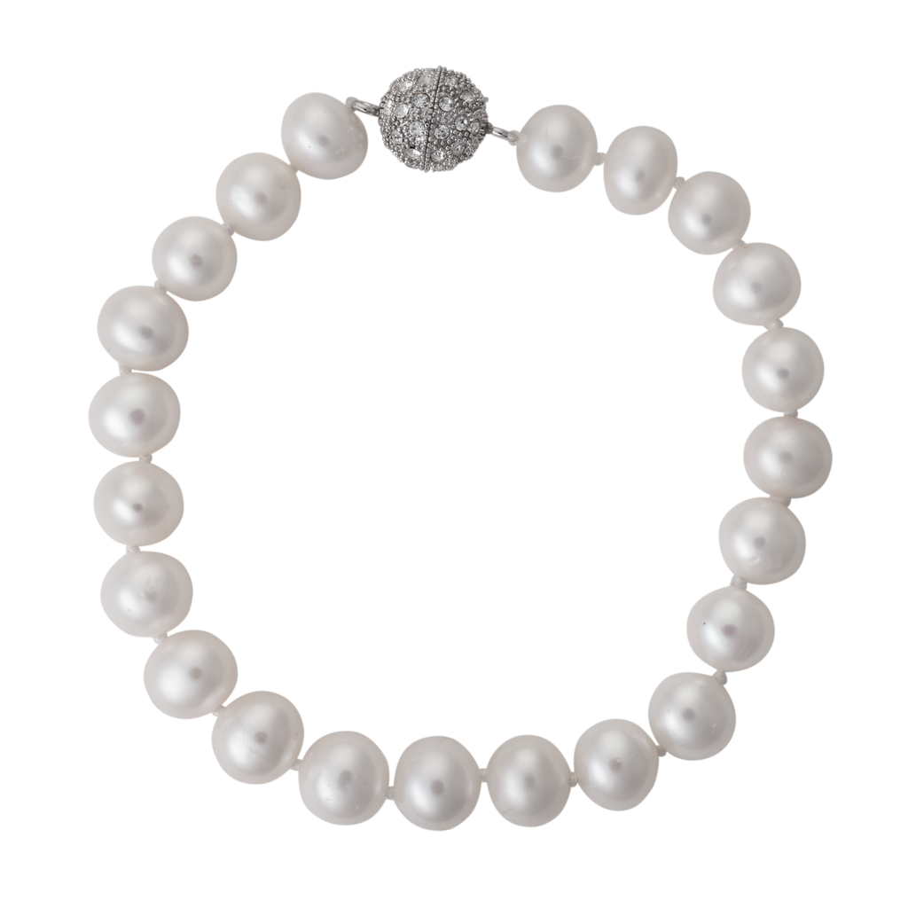 Delicate Pearl Bracelet with Crystal Clasp