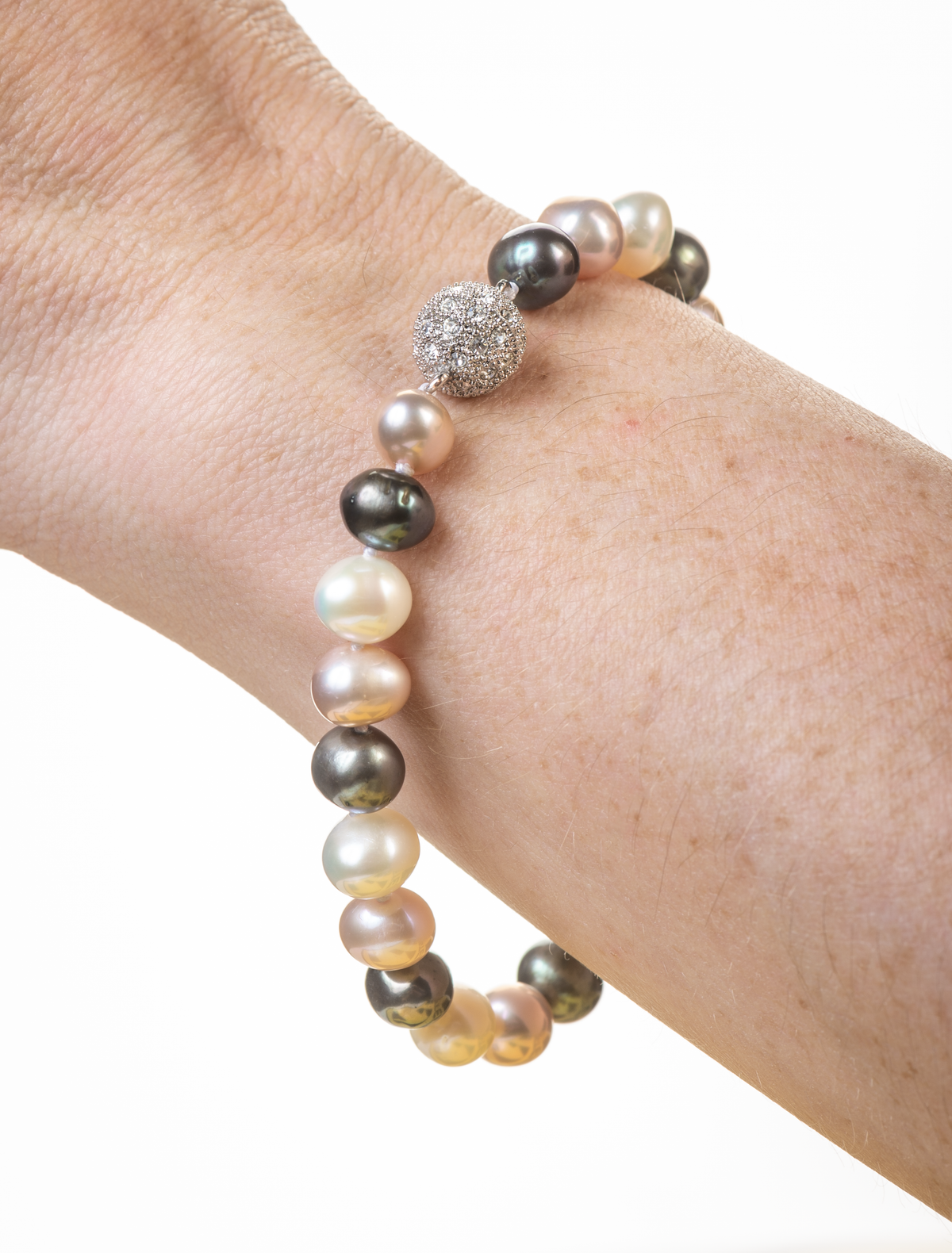 Delicate Pearl Bracelet with Crystal Clasp