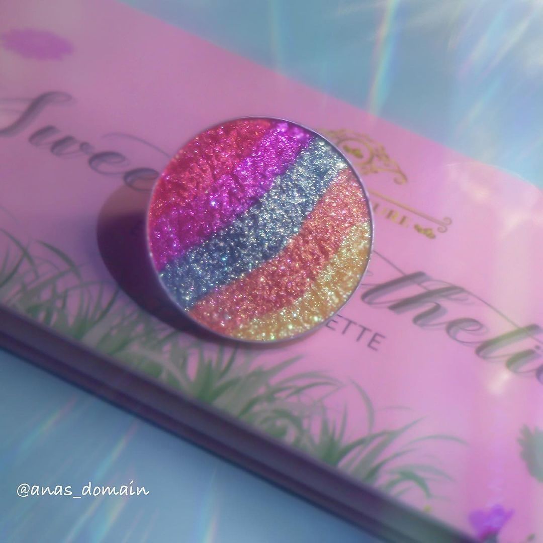 Sweet Aesthetics Rainbow Highlighter