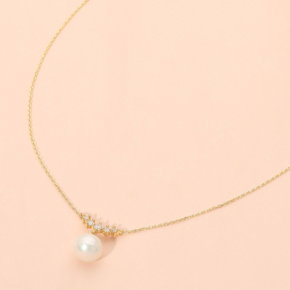 Dainty Freshwater Pearl Pendant Necklace