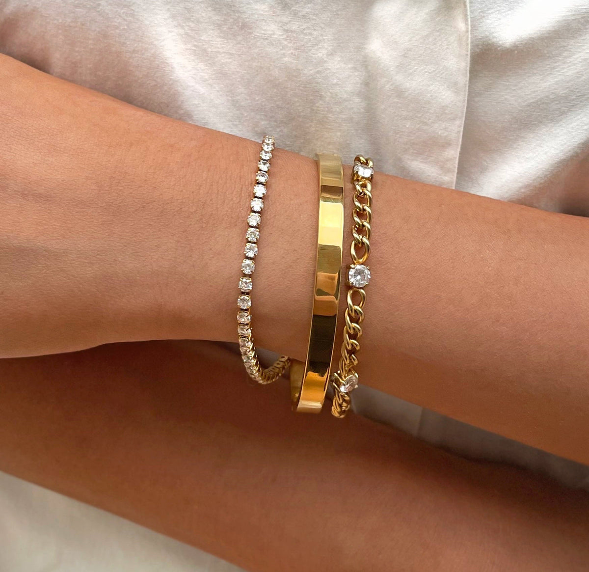 Paris Dainty Tennis Bracelet in Gold